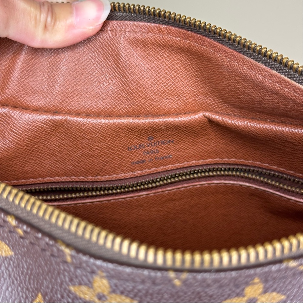 Louis Vuitton Monogram Bag - Picture 9 of 15